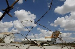 abandoned-airport-stark-symbol-of-cyprus-division-2010-09-15_l